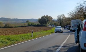 Monteroni d’Arbia, è un trentenne paracadutista il motociclista morto sulla Cassia