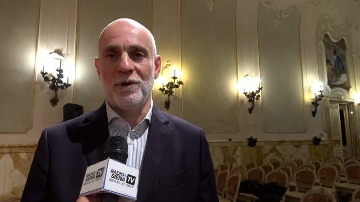 Il ritorno del marchio Chigi-Saracini: Mps Tenimenti rilancia il Gran Selezione nell’Accademia del Conte