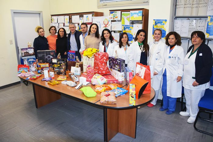 “Secret San Nicola”, la generosità di personale e pazienti dell’Aou Senese per il Natale dei bambini ucraini