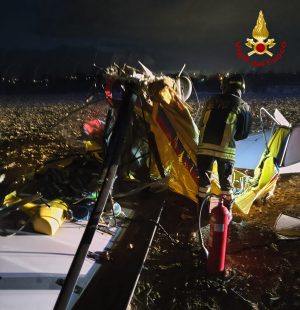 Paura a Sinalunga, ultraleggero atterra fuori pista. Ferito il pilota