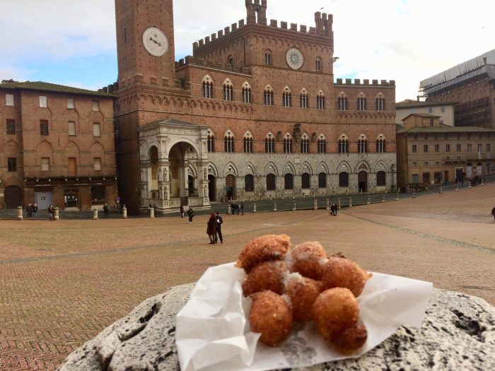 E' Natale, ma a Siena si pensa già alle frittelle: al via il 24 gennaio 2026