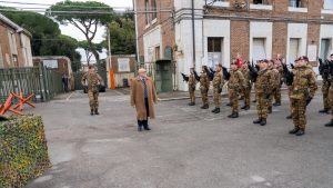 Siena, visita del Prefetto alla sede del 186° Reggimento Paracadutisti “Folgore”