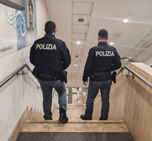 Siena, pistola alla testa e minacce: condannati due giovanissimi