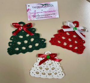 Ospedale di Campostaggia, alberelli fatti a uncinetto donati ai pazienti di Nefrologia e Dialisi