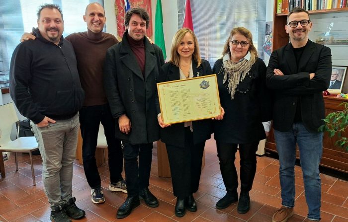 &ldquo;E&rsquo; Natale a Poggi&rdquo;, consegnata alla sindaca la canzone originale nata dalla comunit&agrave;