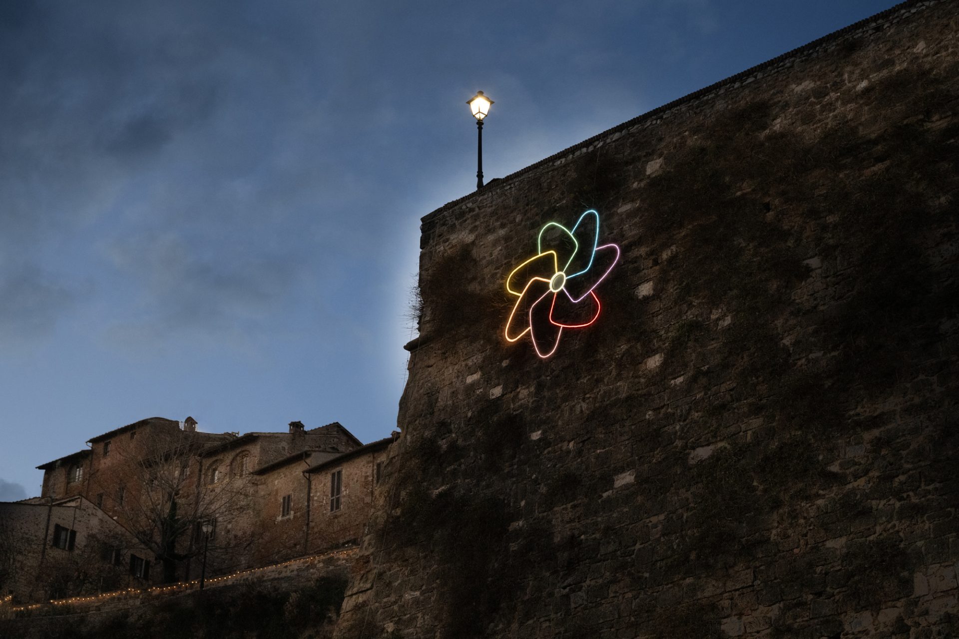 Colle Val d'Elsa, 'Colgirandola' porta in piazza Duomo le atmosfere gospel e smooth jazz di Nathan Mitchell and The Voices of Inspiration