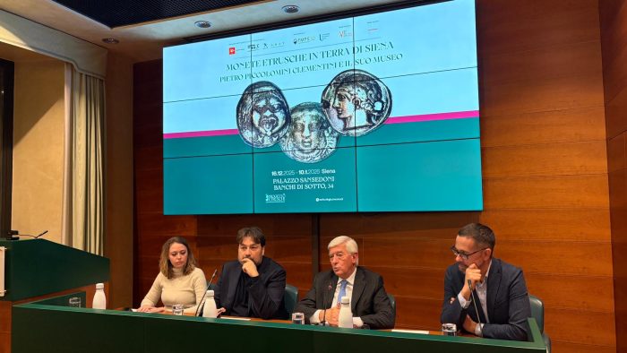 Le monete ritrovate che raccontano le origini di Siena, a Palazzo Sansedoni riemerge il tesoro etrusco di Pietro Piccolomini Clementini