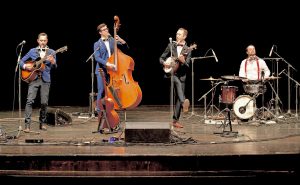 Monteriggioni, il concerto del primo giorno dell&rsquo;anno con l&rsquo;energia dei Musica da Ripostiglio