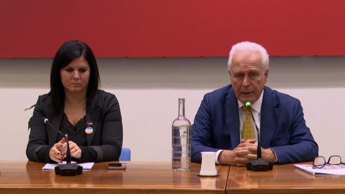 Scuola, la Toscana sospende tutti gli accorpamenti