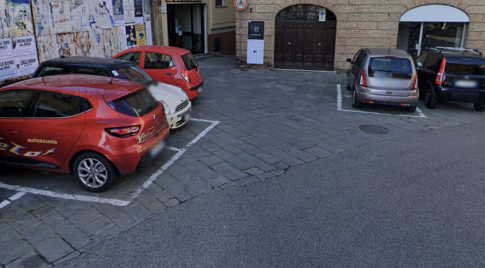 Siena, paura in centro: giovane seguita fino a casa