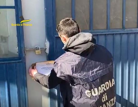 Lavoratori sfruttati nell&rsquo;autolavaggio di Torrita: prime conferme in tribunale