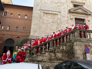 Siena, Babbi Natale in moto in visita ai bambini senesi al Meyer