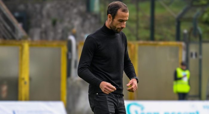 Tensione all'allenamento del Siena, scontro tra i tifosi e mister Bellazzini
