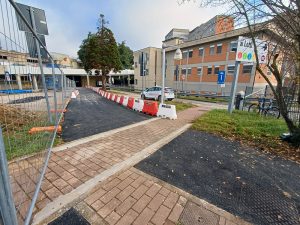 Scotte: lavori ingresso ospedale, percorso pedonale alternativo e senso unico nella strada interna