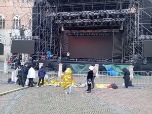 Irama infiamma Siena: fan in fila dall&rsquo;alba per il Concertone