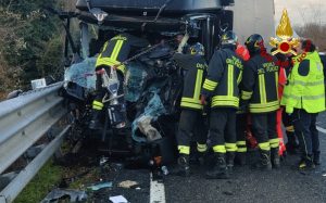 Incidente sulla Siena-Firenze, tra Colle Val d'Elsa e Monteriggioni. Traffico bloccato