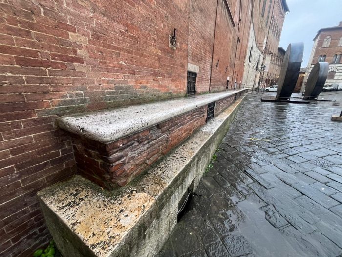 Santa Maria della Scala: al via il restauro delle sedute storiche