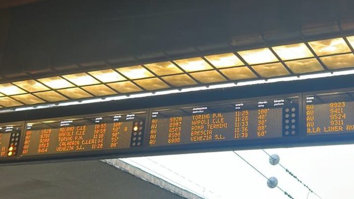 Cadavere sui binari nei pressi di Chiusi, bloccata la linea Alta Velocit&agrave;. Ritardi fino a 90'