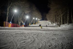 Amiata, neve fresca e afflussi record per la sciata in notturna: l'iniziativa verr&agrave; ripetuta a febbraio