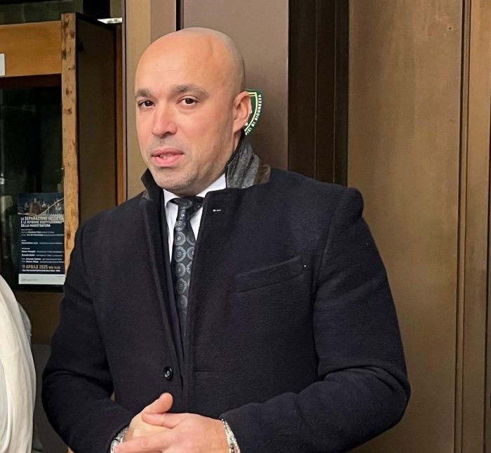 Fondi Covid spesi in auto di lusso e immobili: 4 a processo