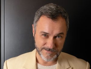 Teatri di Siena, il Sipario Rosso si alza su "Malinconico moderatamente felice"