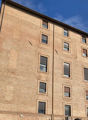 Siena, evacuato il complesso scolastico Monna Agnese dopo una esplosione: possibile guasto a una caldaia