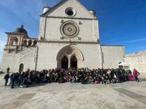Crazygita, giovani di Siena e Montepulciano in pellegrinaggio ad Assisi
