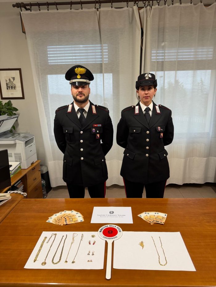 Tecnica del finto carabiniere: restituita refurtiva alle vittime