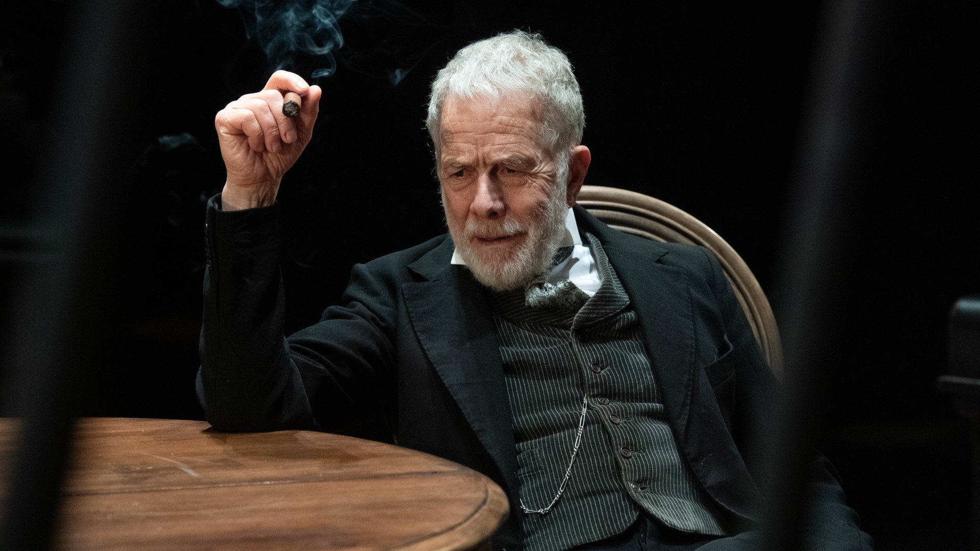 A Siena Lungo viaggio verso la notte, l&rsquo;intervista a Gabriele Lavia: "Questo &egrave; un teatro che confessa, non che consola"