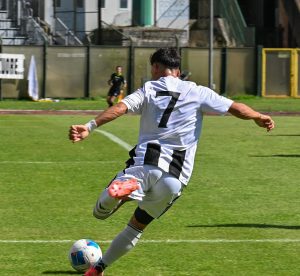 Calcio, il 2026 del Siena si apre con un pareggio a reti bianche contro il Tau Altopascio