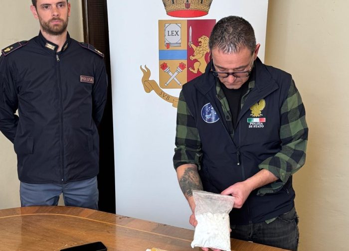 Spaccio di droga in Val d'Elsa, sorpresi con mezzo chilo di cocaina. Arrestati due stranieri