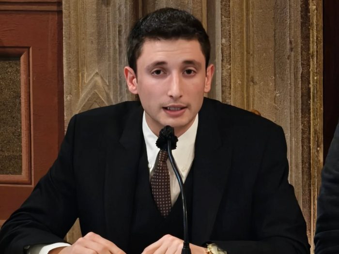 Bernardo Meoni a Montepulciano con il suo saggio sulla storia del Partito Socialista Italiano