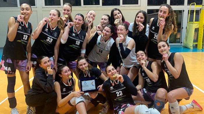 Volley femminile: Cus Siena Under 18 Nera si &egrave; laureata campionessa territoriale Fipav Etruria