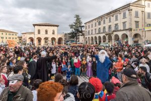 Il Carnevale entra nel vivo a Colle Val d&rsquo;Elsa, torna &ldquo;Colle Maschere 2026