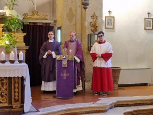 Trequanda accoglie il nuovo parroco Don Davide Campeggiani e saluta Don Sergio Graziani