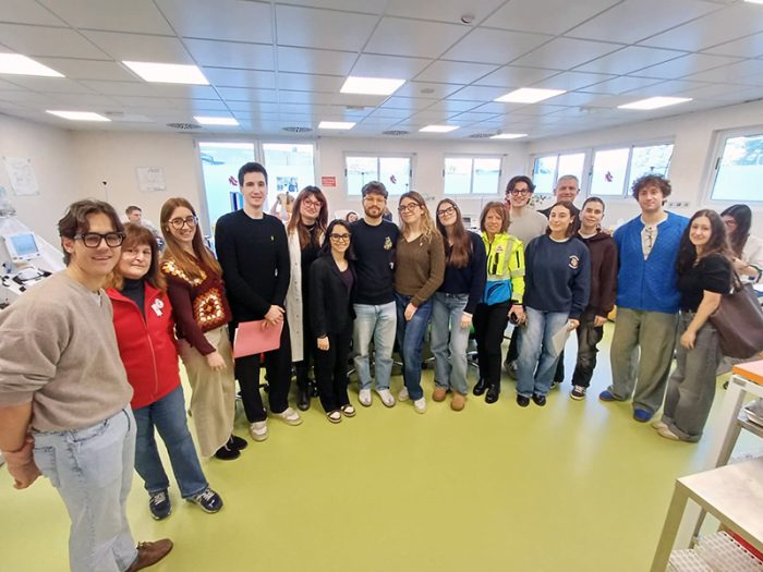 "Futuri medici in prima linea", studenti di Medicina donano il sangue all'ospedale di Siena