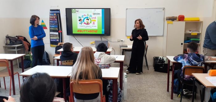 Ri-creazione, il progetto di educazione ambientale nelle scuole: ieri in visita l'assessore Magi