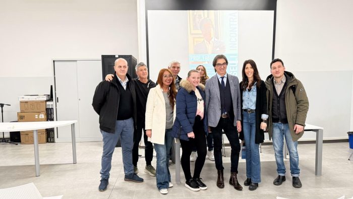 CasellIncontra, &ldquo;L&rsquo;et&agrave; dell&rsquo;incertezza&rdquo;: il docente UniSi Fabio Casini spiega ai giovani il mondo che cambia