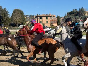 Prima giornata di corse a Pian delle Fornaci, oltre mille presenze