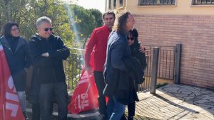 Siena, due licenziamenti e un reintegro alla Asf Enterprise. Una lavoratrice: "Lasciata a casa dopo 35 anni, sono delusa e arrabbiata"