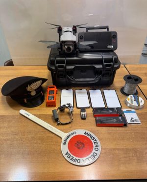 Introduzione illecita nel carcere di San Gimignano: arrestato un uomo con drone e dispositivi elettronici