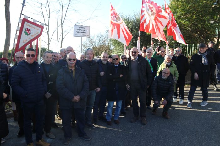 Volterra intitola una piazza al mitico fantino del Palio di Siena "Tabarre"