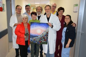 Paziente-artista dona un quadro alla Cardiochirurgia dell&rsquo;Aou Senese per ringraziare dell&rsquo;assistenza ricevuta
