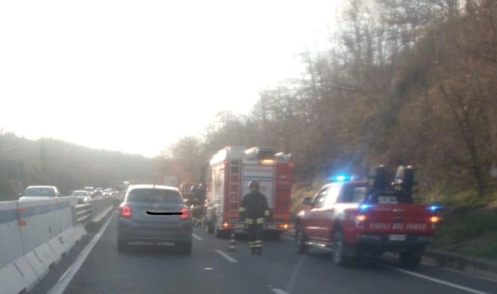 Tamponamento sulla Siena-Firenze, traffico rallentato