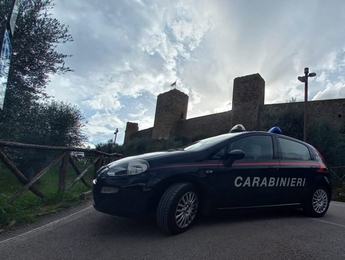 Monteriggioni, zaino con 700 gr di stupefacente rinvenuto nel bosco di Fungaia