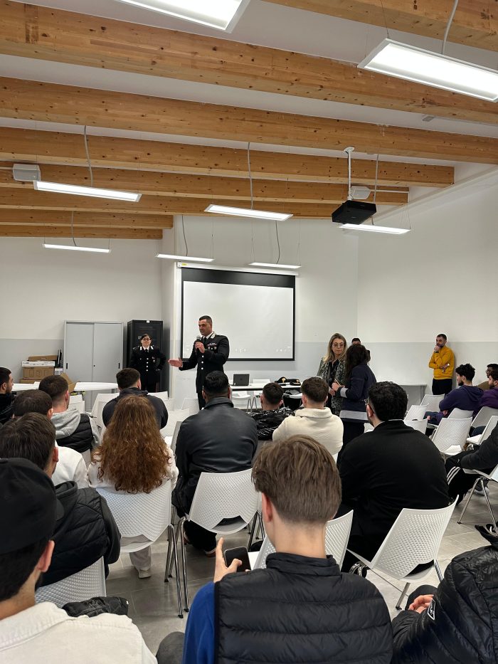 "Cultura della Legalit&agrave;", i Carabinieri di Siena fanno lezione al Marconi