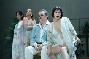 Poggibonsi, la stagione teatrale del Politeama chiude con la Grande Magia di De Filippo