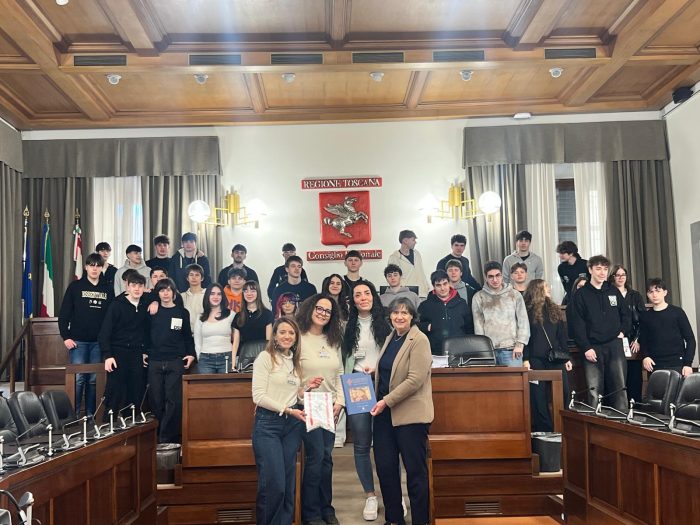 Gli studenti del Sarrocchi di Siena in visita al Consiglio regionale: &ldquo;Cos&igrave; si formano cittadini consapevoli&rdquo;