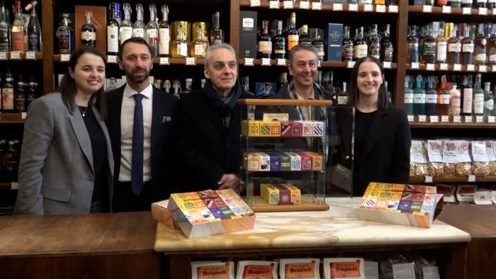 Siena: caramelle Leone con il packaging esclusivo delle contrade