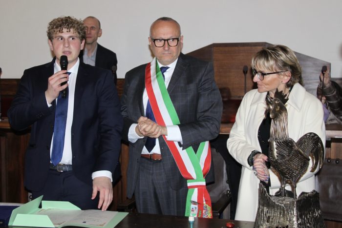 Castellina in Chianti celebra gli 80 anni dal voto alle donne con grande partecipazione